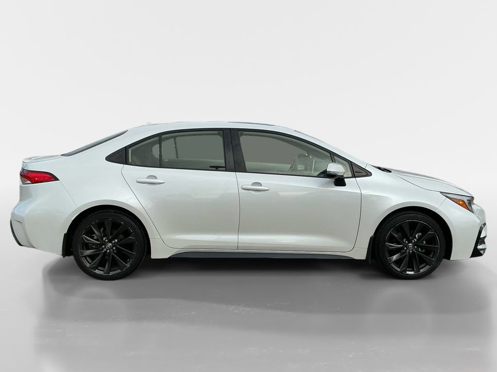 Used 2023 Toyota Corolla SE w/ SE Premium Package FWD image 7