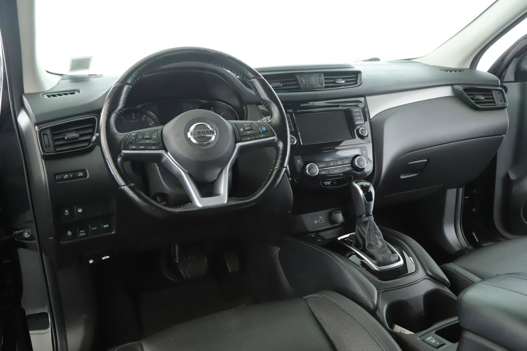 Used 2020 Nissan Rogue Sport SL AWD/4WD image 2