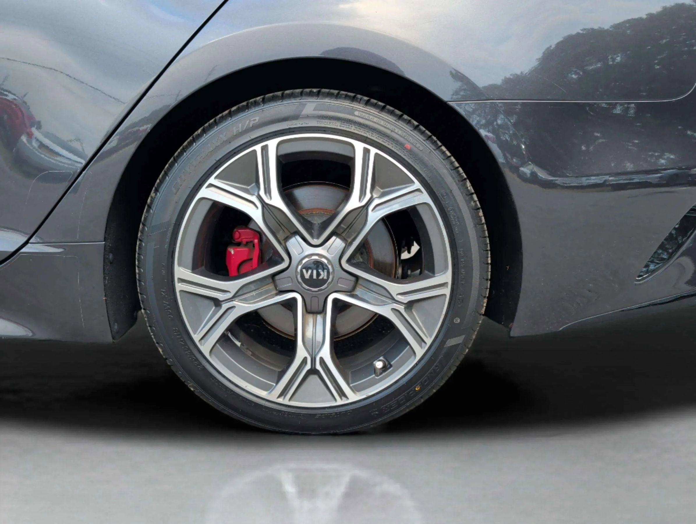 Used 2020 Kia Stinger GT-Line w/ Sun & Sound Package image 33