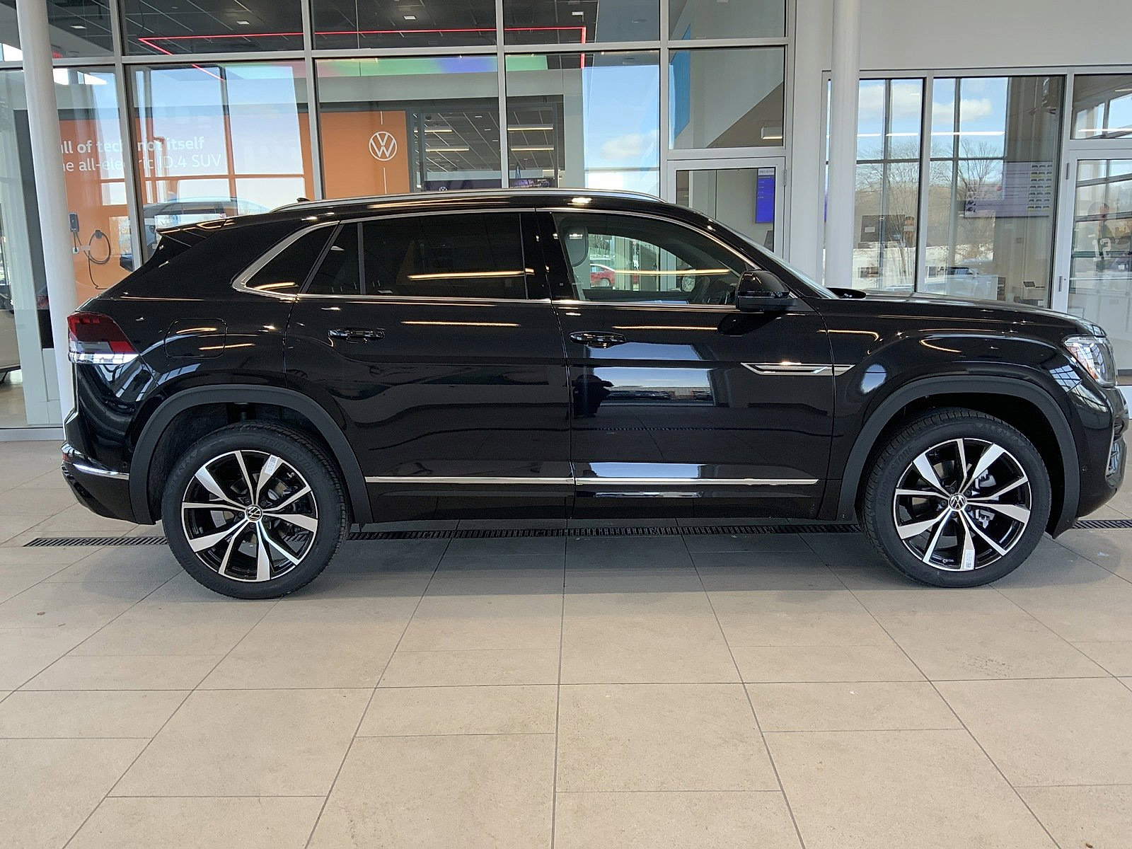 New 2025 Volkswagen Atlas Cross Sport SEL Premium R-Line image 4