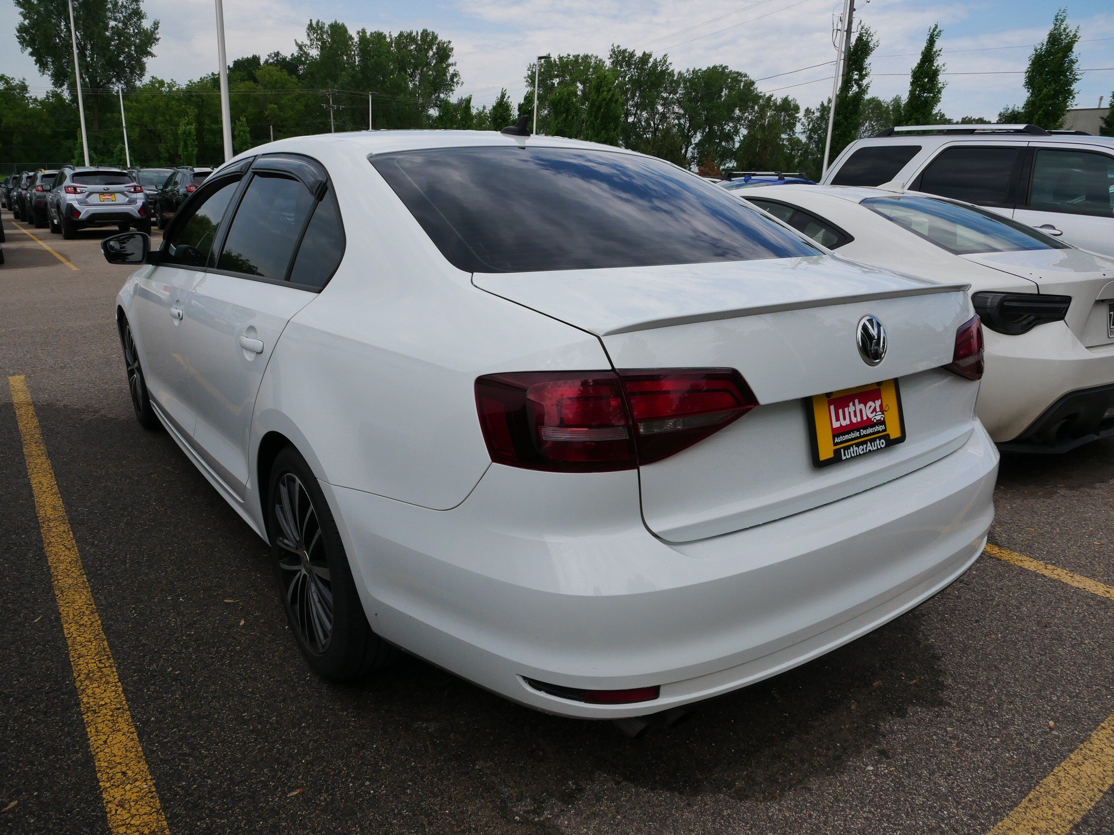 Used 2016 Volkswagen Jetta Sport FWD image 4
