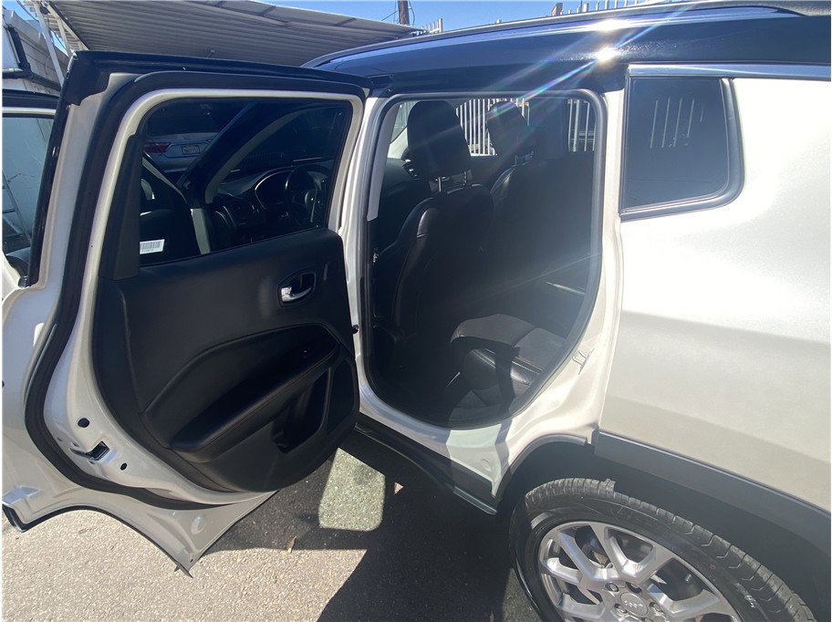 Used 2021 Jeep Compass Limited w/ Sun and Sound Group image 7