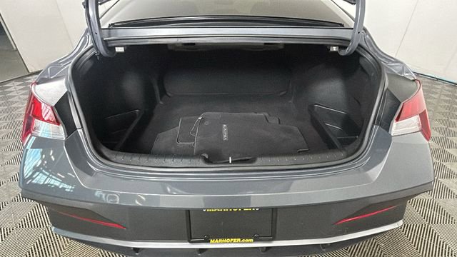 Used 2024 Hyundai Elantra SEL FWD image 28