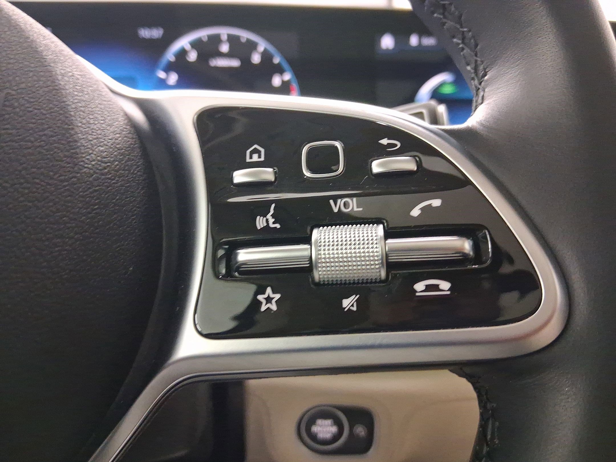 Used 2022 Mercedes-Benz GLS 450 4MATIC image 22