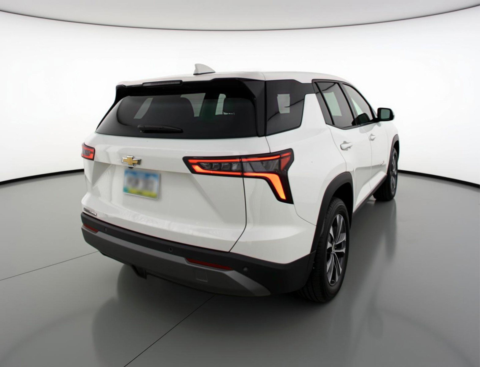 Used 2025 Chevrolet Equinox LT FWD image 9