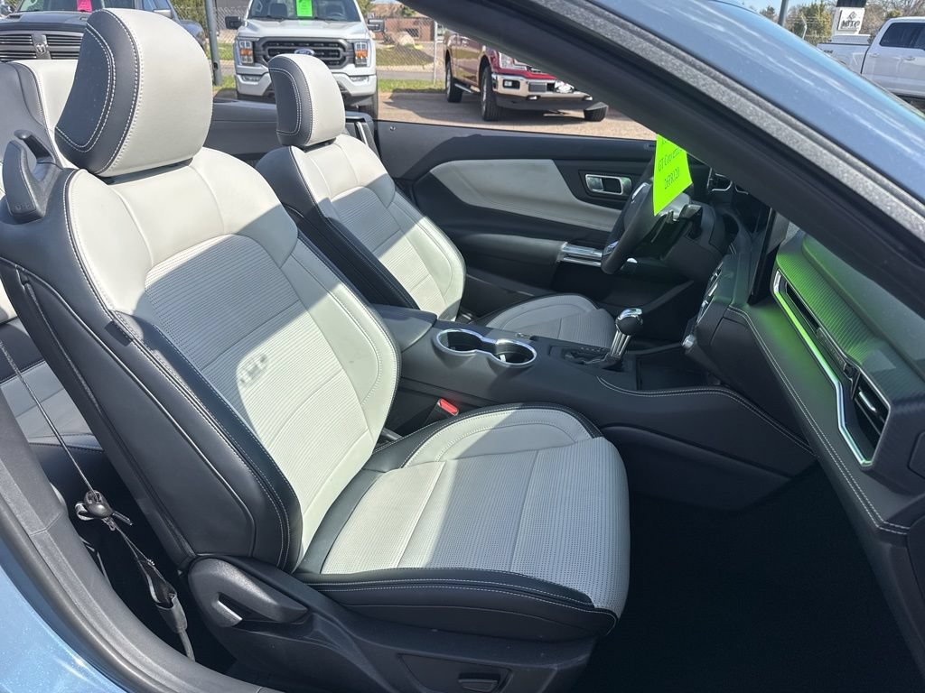 Used 2025 Ford Mustang GT Premium RWD image 31