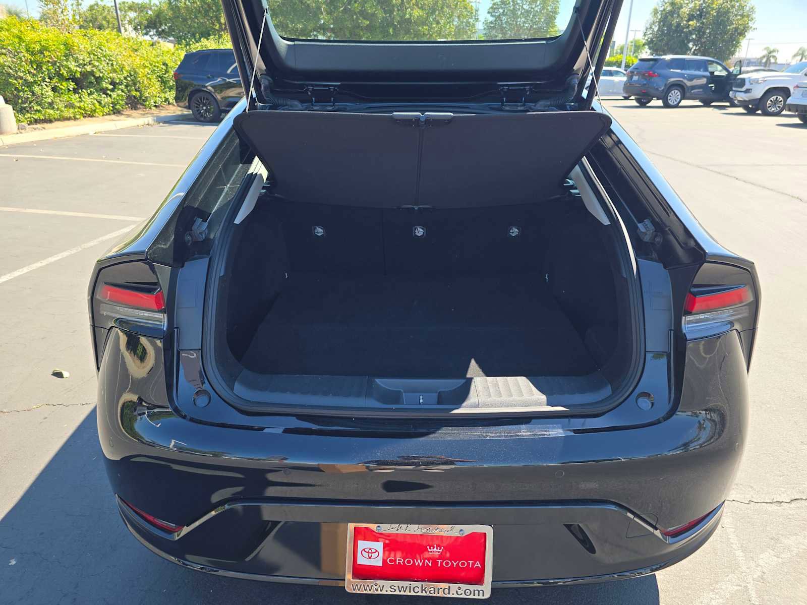 Used 2025 Toyota Prius XLE image 15