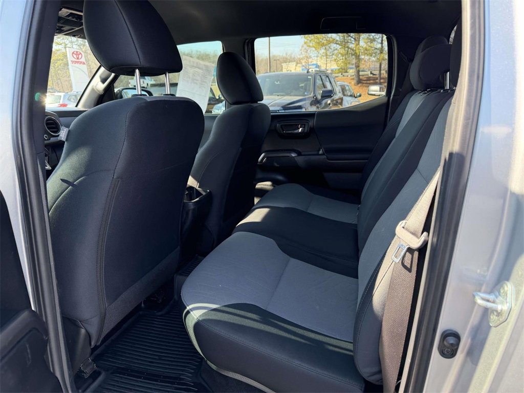 Used 2021 Toyota Tacoma TRD Off-Road image 15