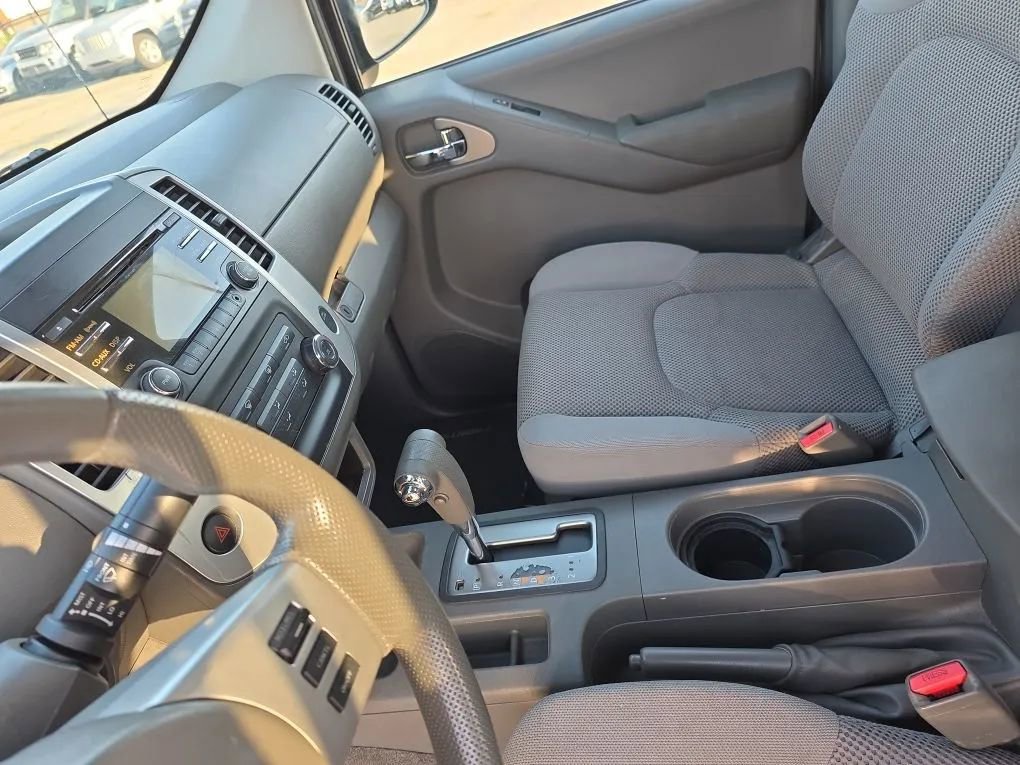 Used 2013 Nissan Frontier SV RWD image 21