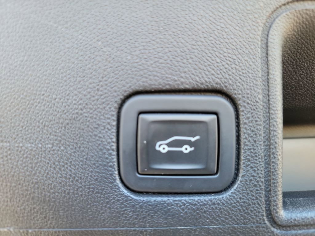 Used 2023 GMC Terrain AT4 w/ Infotainment Package II image 32