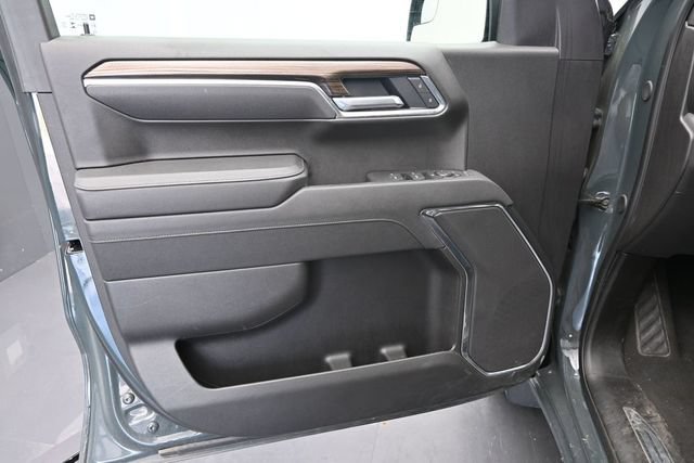 Used 2025 Chevrolet Silverado 1500 LT AWD/4WD image 17