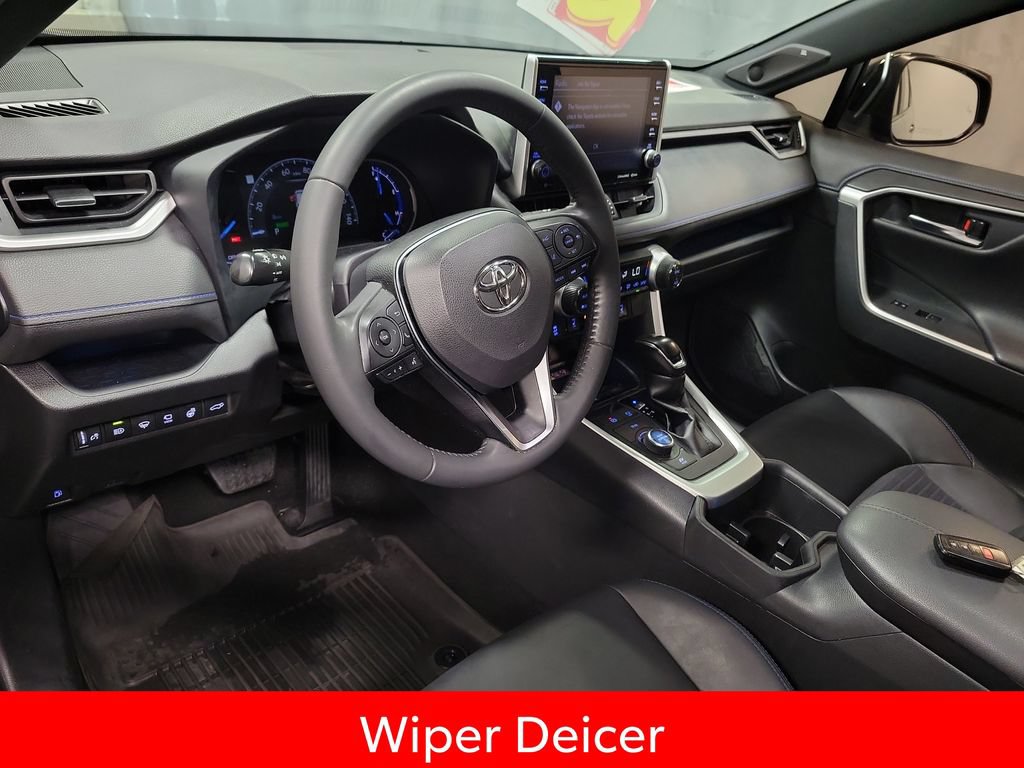 Used 2022 Toyota RAV4 XSE AWD/4WD image 16