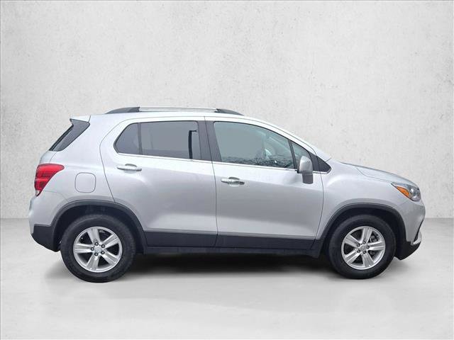 Used 2019 Chevrolet Trax LT w/ LT Convenience Package image 4