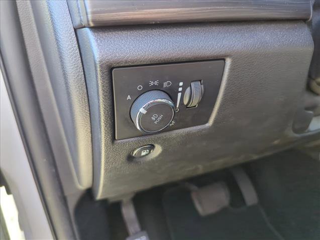 Used 2019 Jeep Grand Cherokee Laredo image 28