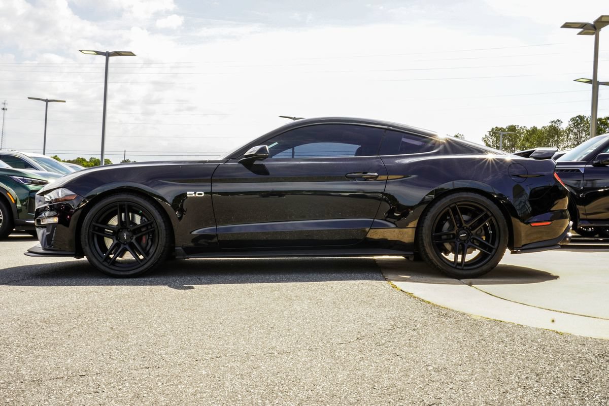 Used 2019 Ford Mustang GT Premium w/ GT Performance Package RWD image 9