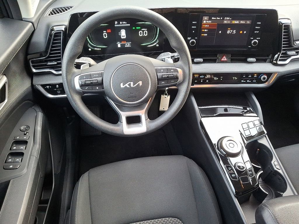 Used 2023 Kia Sportage LX image 11