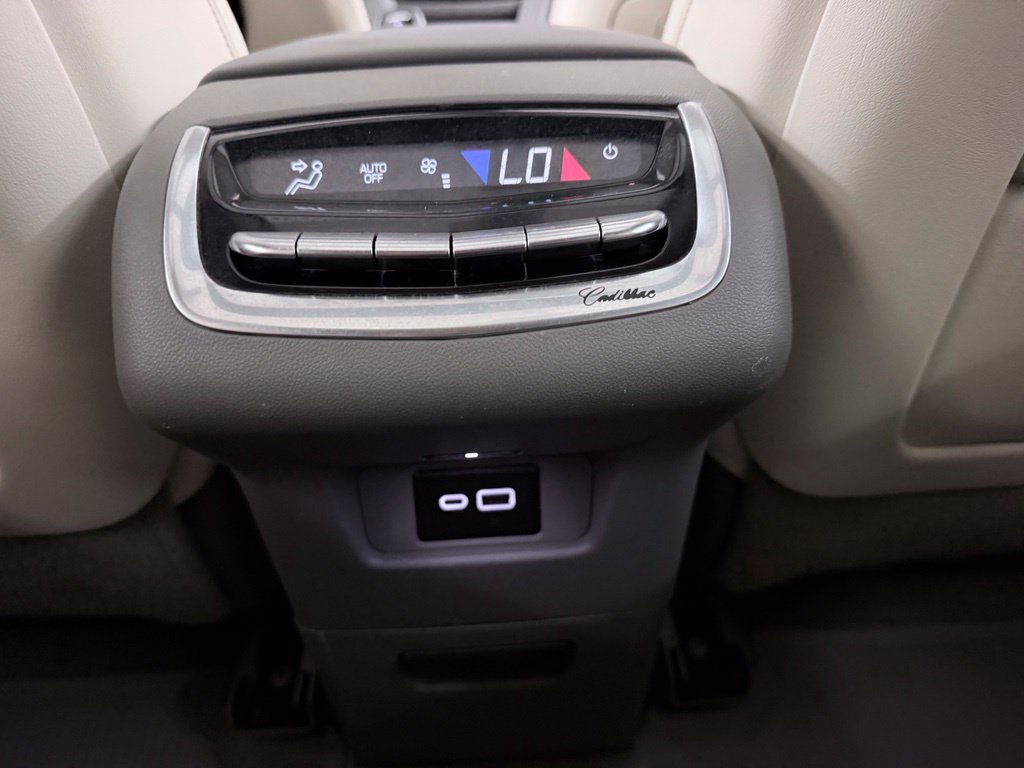 Used 2020 Cadillac XT6 Premium Luxury FWD image 38