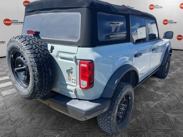 Used 2022 Ford Bronco Black Diamond image 4