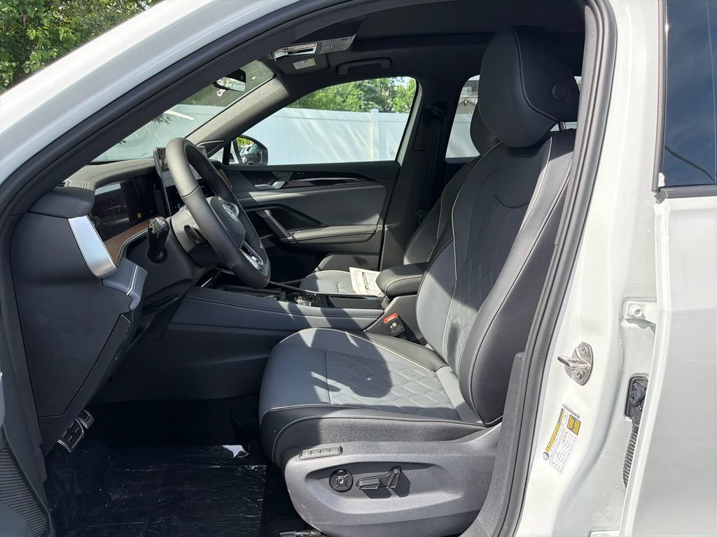 New 2026 Volkswagen Tiguan SEL R-Line AWD/4WD image 9