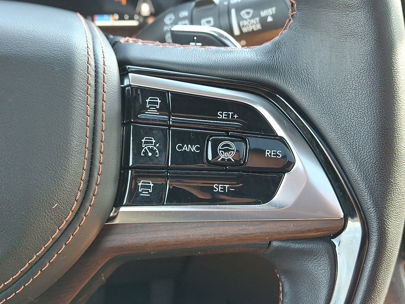 Used 2022 Jeep Grand Cherokee Summit AWD/4WD image 22