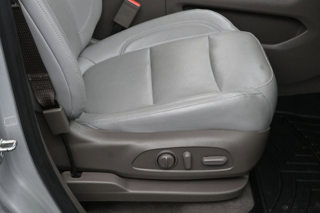 Used 2021 Chevrolet Traverse Premier FWD image 11