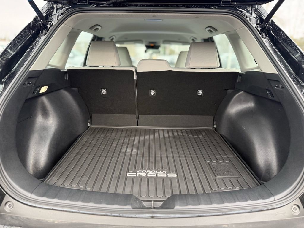 Used 2023 Toyota Corolla Cross L image 10