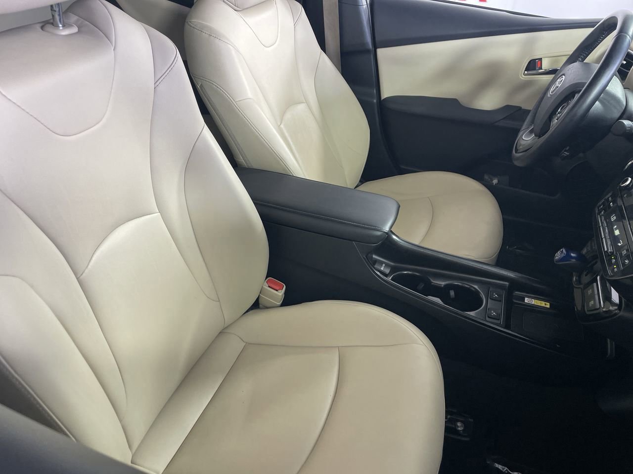 Used 2021 Toyota Prius XLE w/ Advanced Technology Package image 24