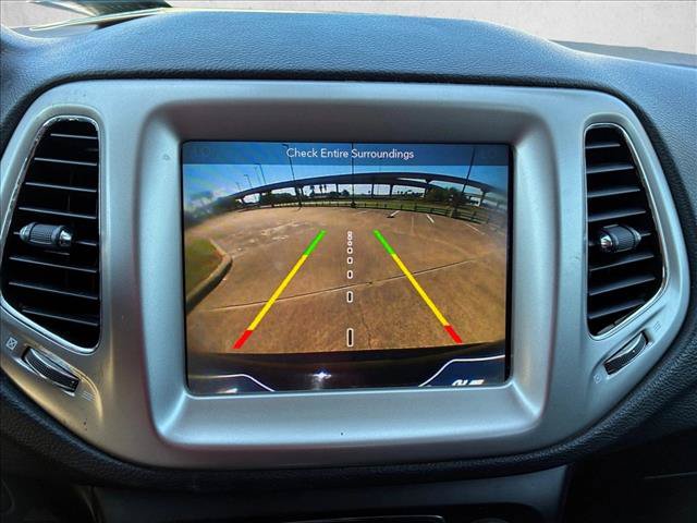 Used 2018 Jeep Compass Latitude w/ Popular Equipment Group FWD image 14