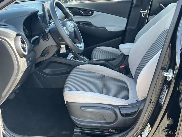 Used 2023 Hyundai Kona SE w/ Cargo Package image 13