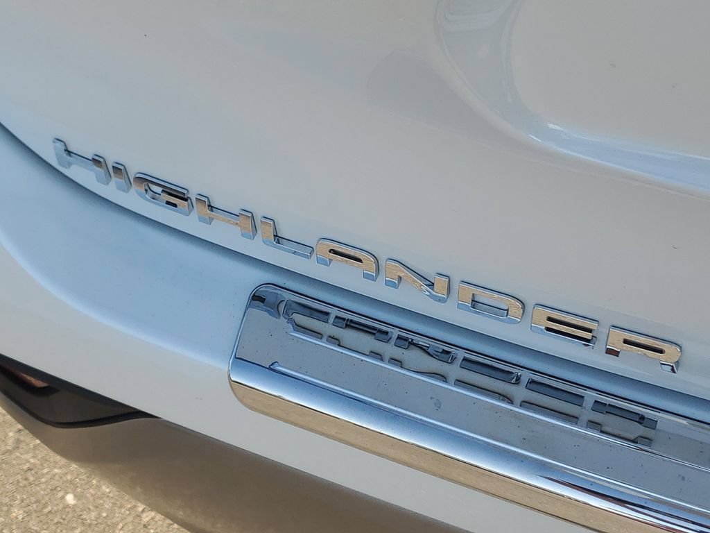 New 2026 Toyota Highlander AWD image 7