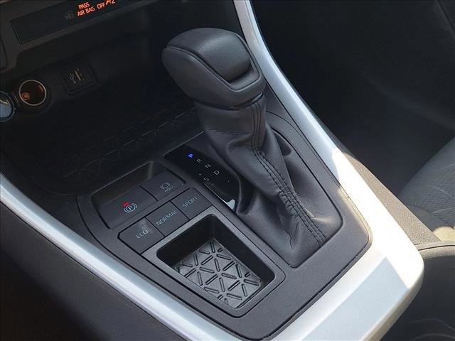 Used 2025 Toyota RAV4 XLE FWD image 14