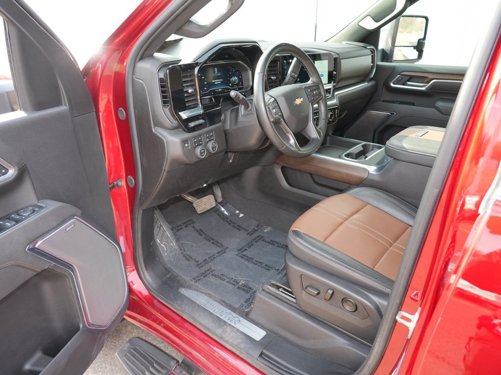 Used 2025 Chevrolet Silverado 3500 High Country w/ High Country Premium Package AWD/4WD image 14