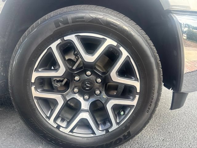 Used 2025 RAM 1500 Laramie AWD/4WD image 4