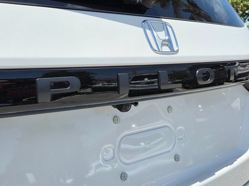 Certified 2025 Honda Pilot EX-L image 17