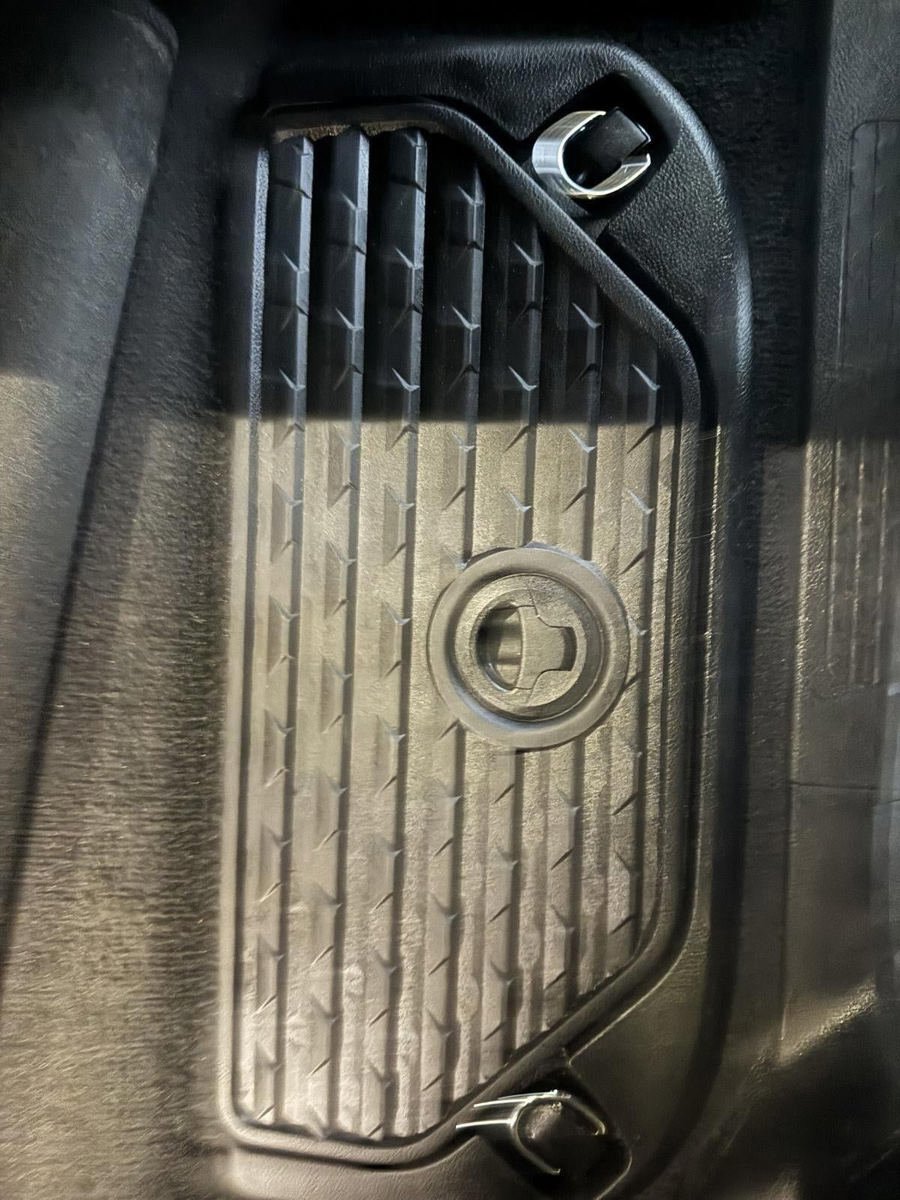 Used 2025 RAM 1500 Laramie AWD/4WD image 11