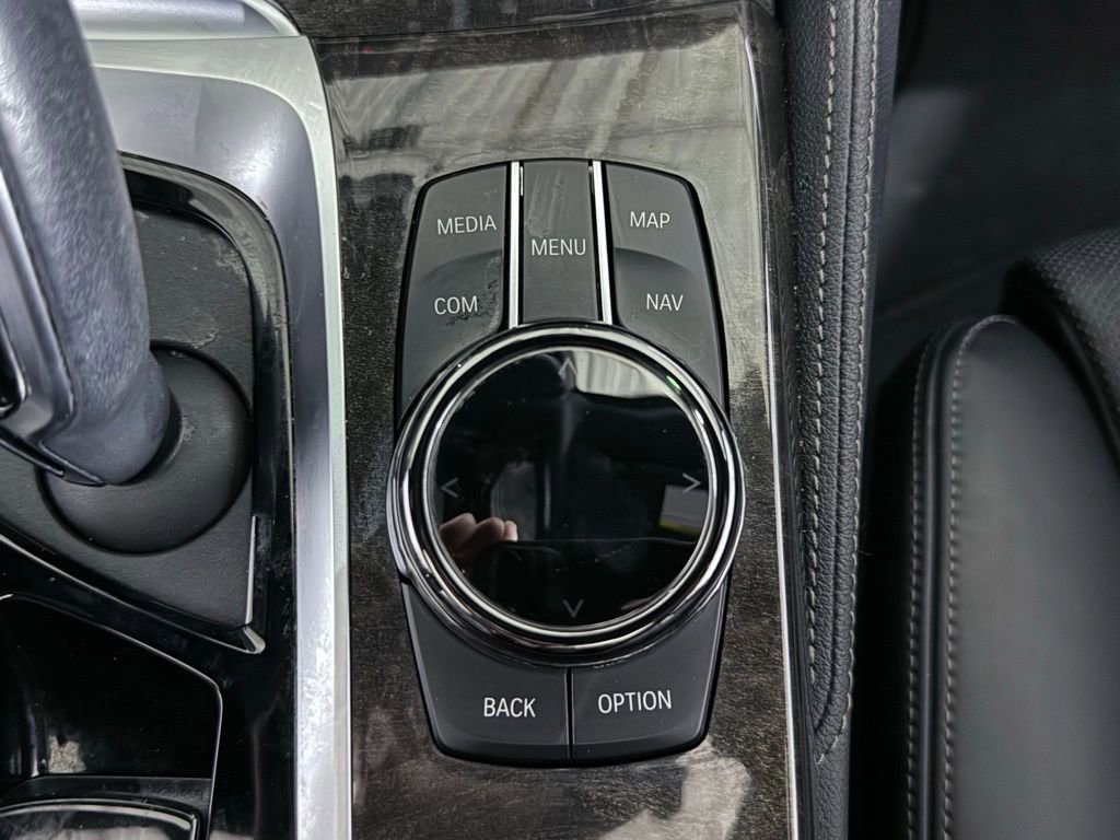 Used 2023 BMW M550i xDrive w/ Executive Package image 41