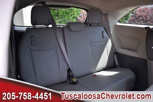 Used 2023 Toyota Sienna XLE FWD image 25