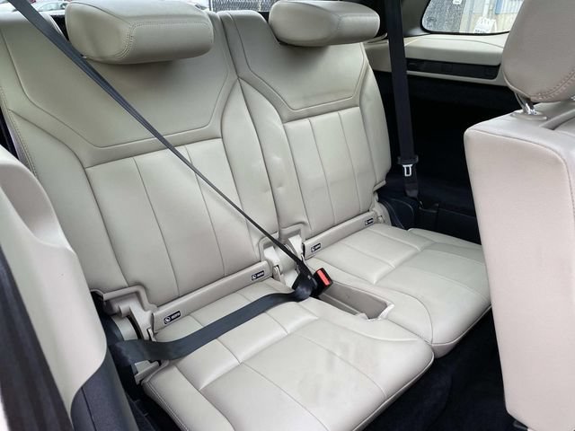 Used 2019 Land Rover Discovery HSE AWD/4WD image 30