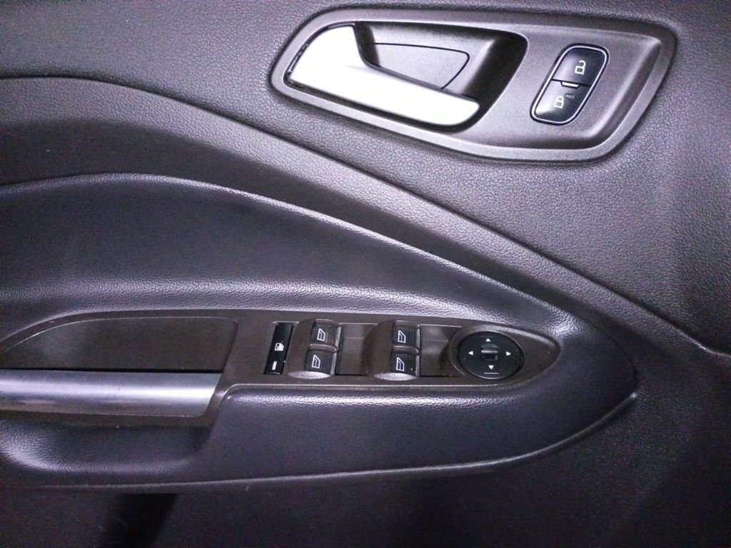 Used 2019 Ford Escape SE image 15