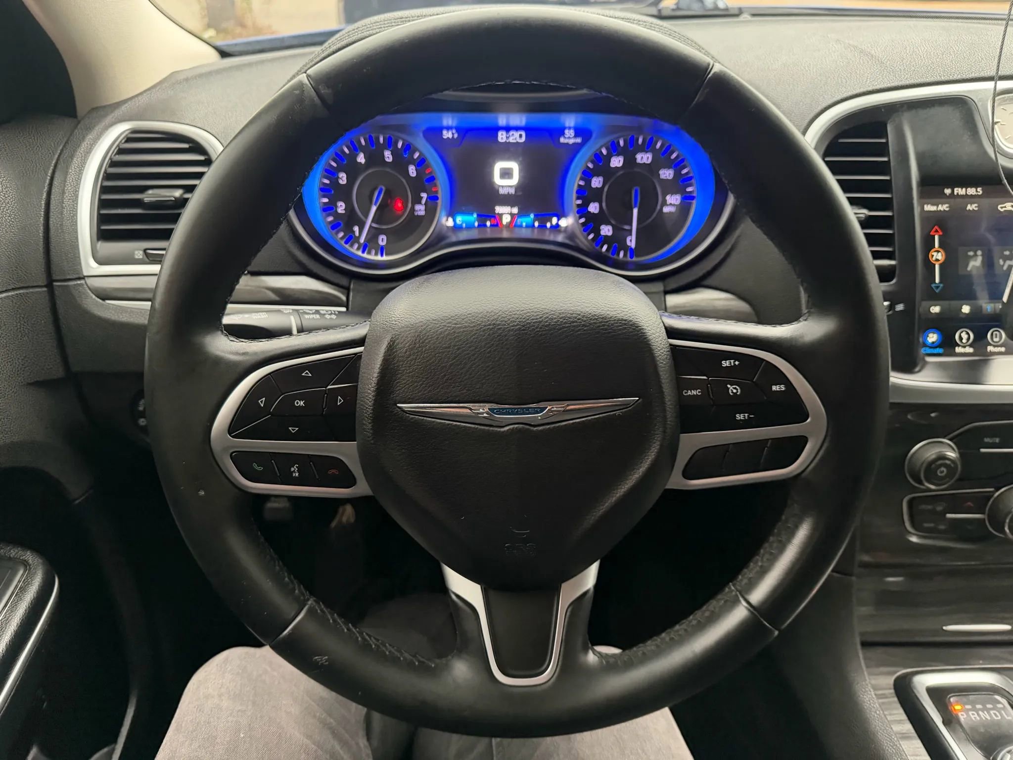 Used 2018 Chrysler 300 Touring w/ Chrome Appearance Package image 12