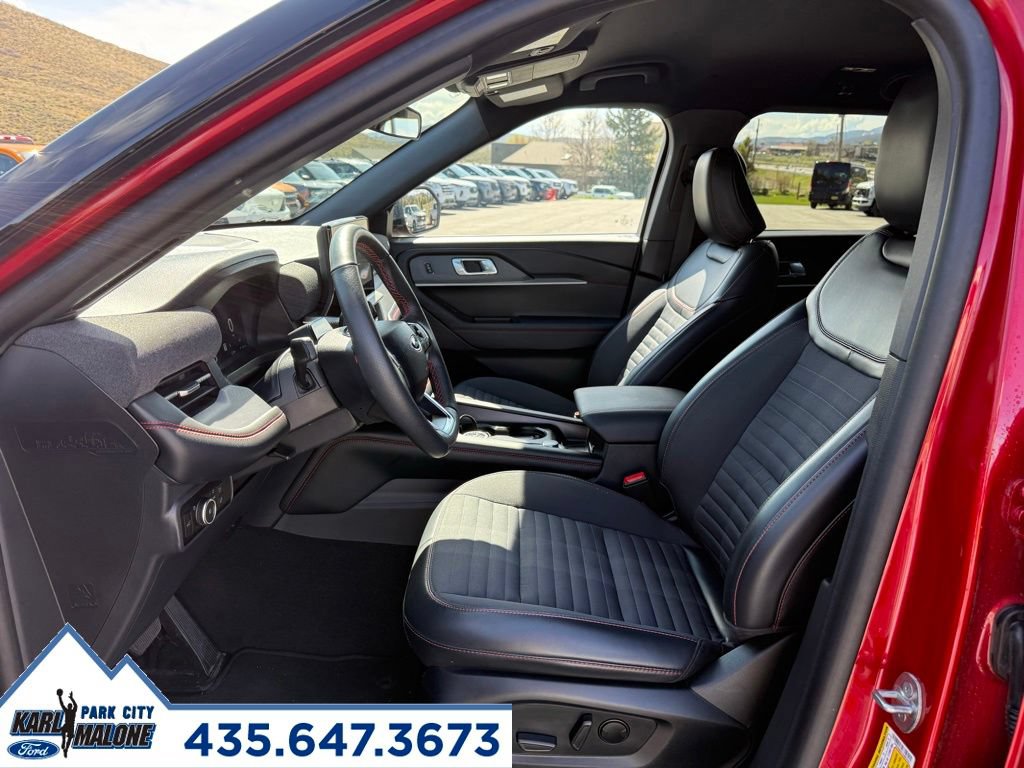 Used 2025 Ford Explorer ST-Line w/ ST-Line Street Pack AWD/4WD image 13