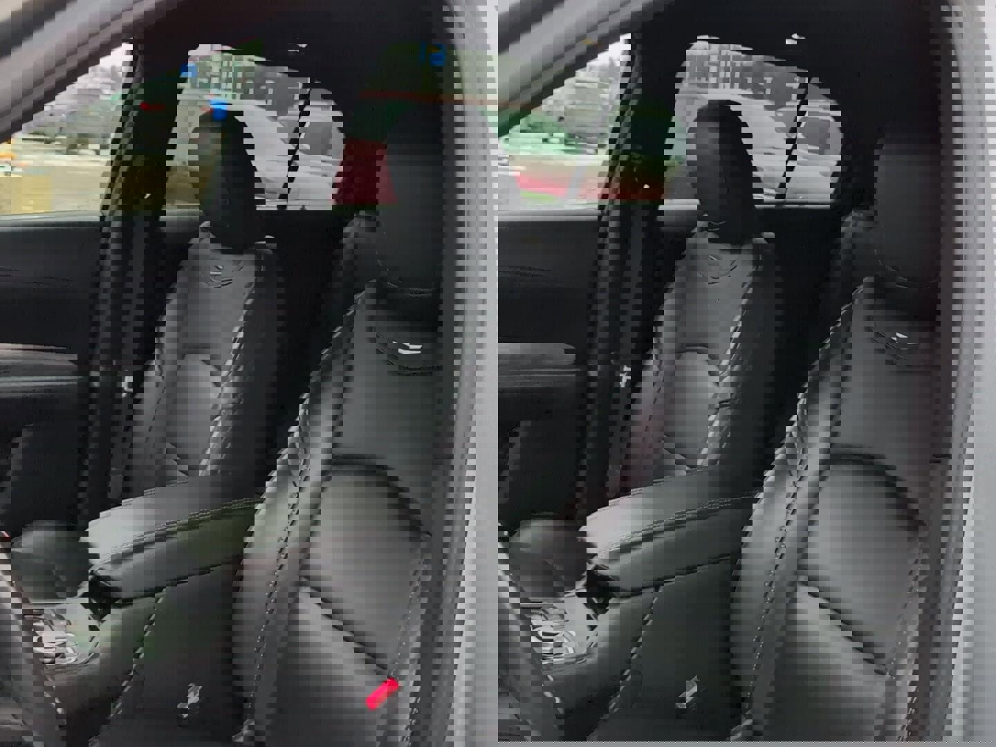 Used 2024 Cadillac XT4 Premium Luxury image 24