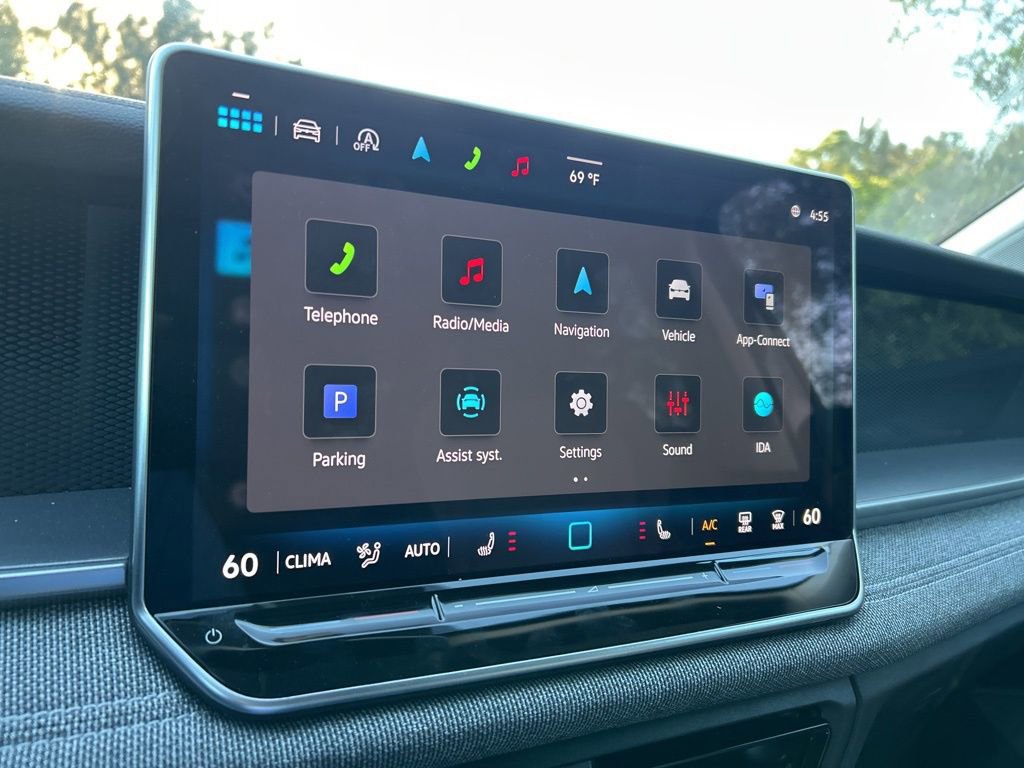 Used 2025 Volkswagen Tiguan S image 31