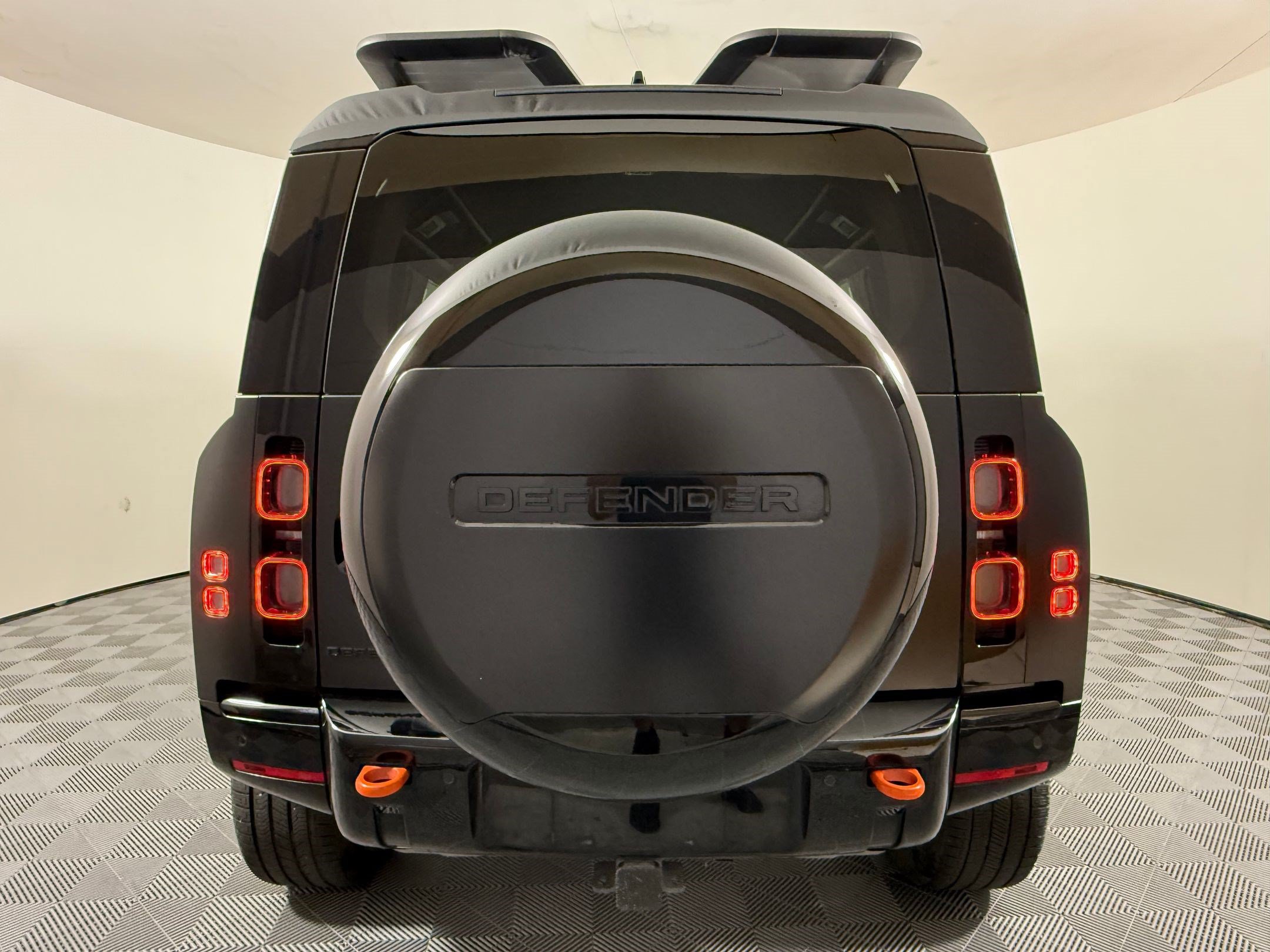 Used 2024 Land Rover Defender 110 X AWD/4WD image 10