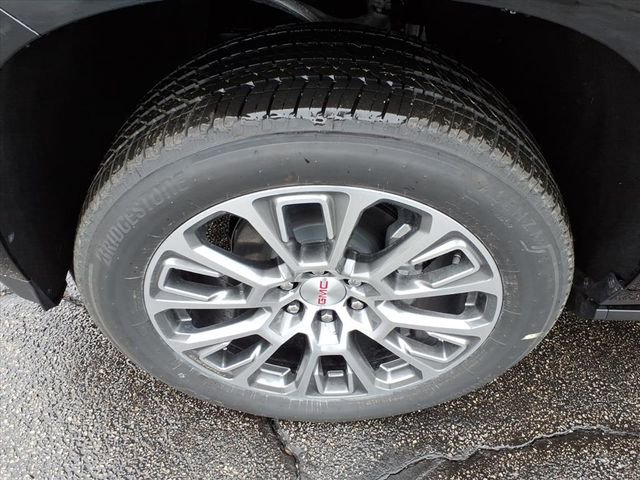 New 2026 GMC Yukon XL Denali w/ Sun & Power Step Package image 13