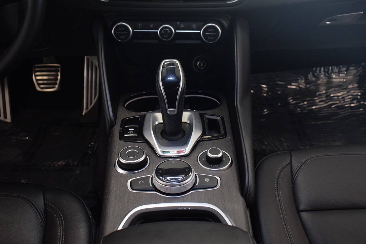 Used 2022 Alfa Romeo Giulia Ti RWD image 35