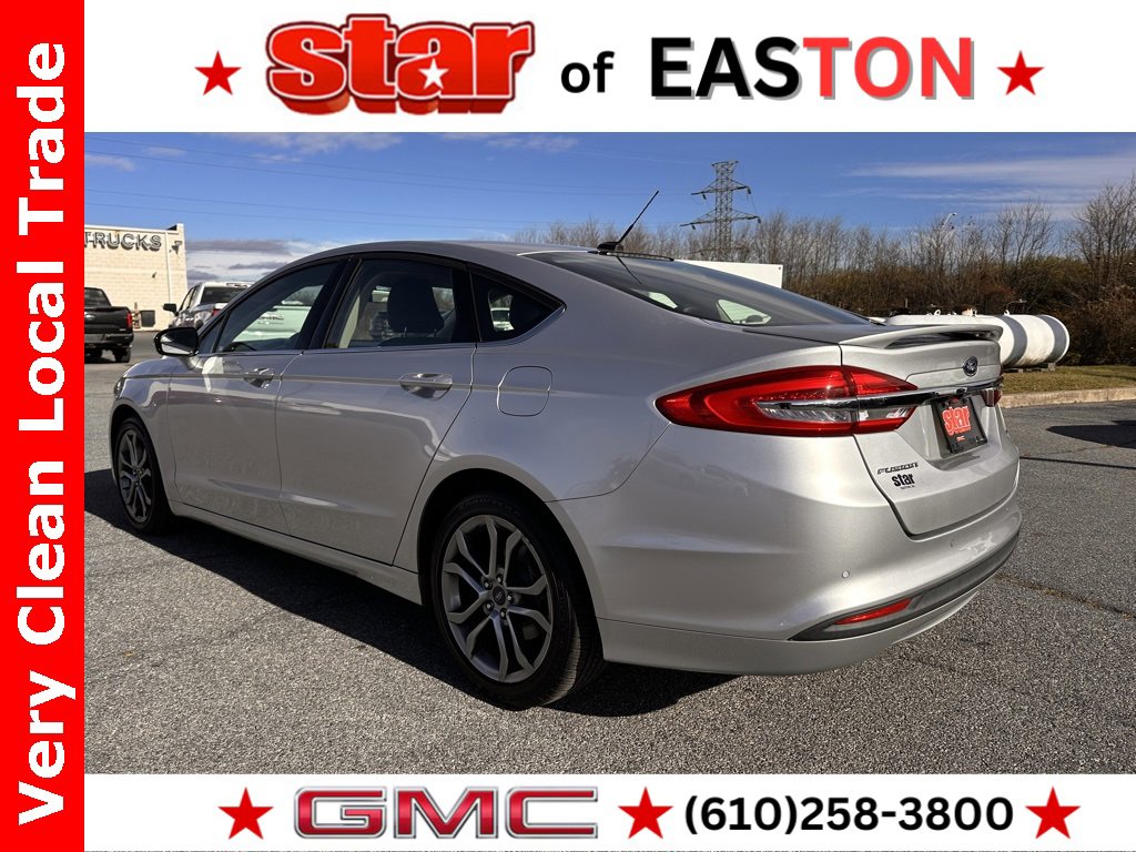 Used 2017 Ford Fusion SE w/ Equipment Group 201A image 6