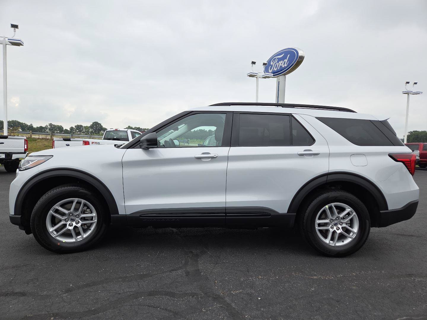 New 2026 Ford Explorer Active AWD/4WD image 15