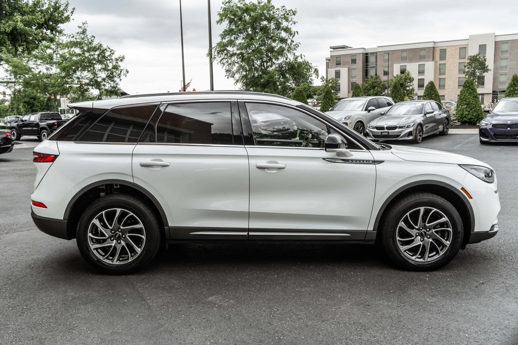 Used 2022 Lincoln Corsair AWD w/ Equipment Group 101A image 3