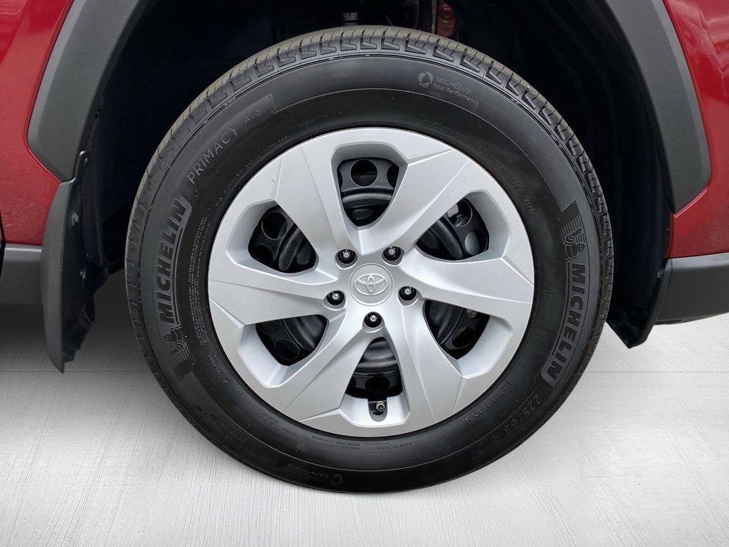 Certified 2025 Toyota RAV4 LE FWD image 14